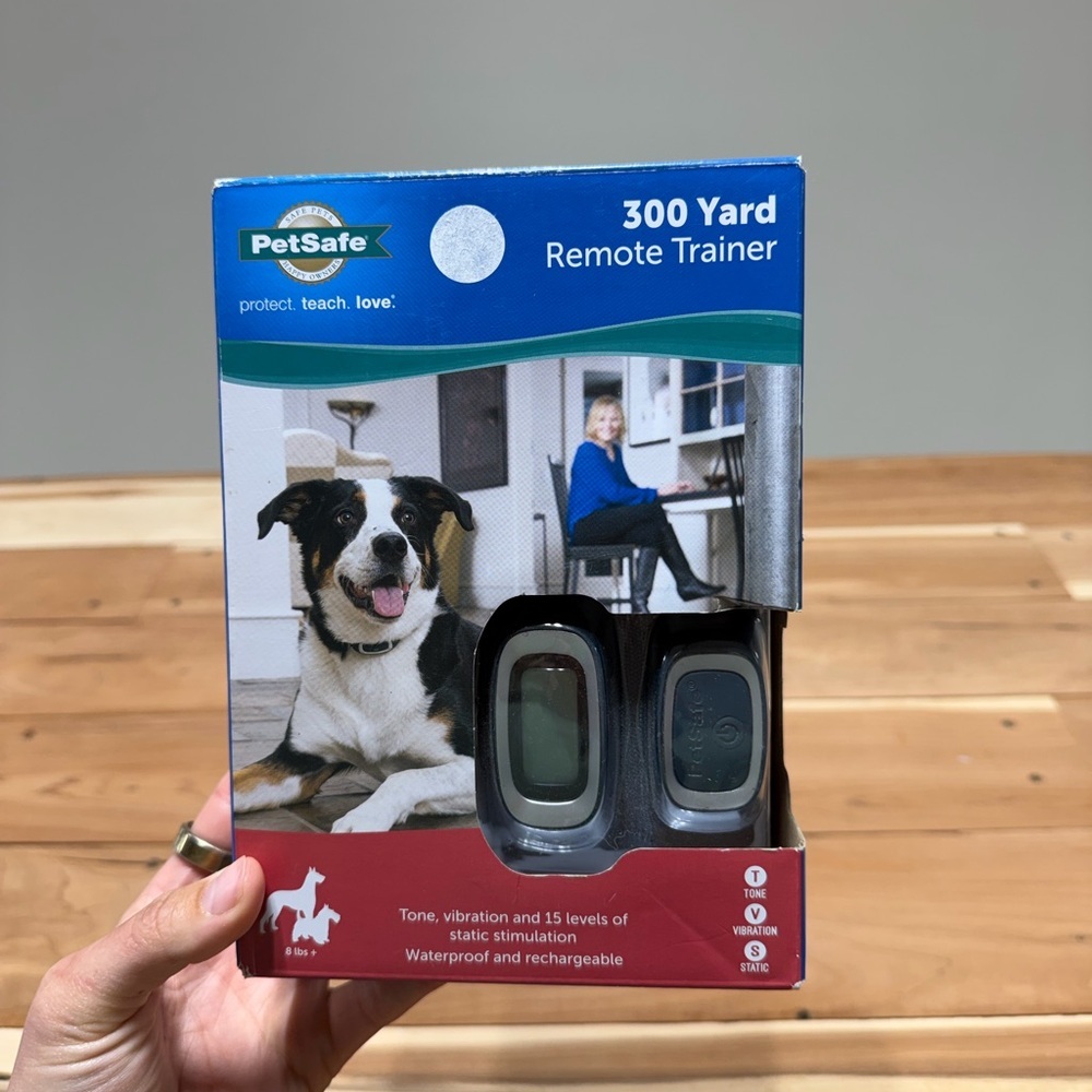 PetSafe 300 Yard Remote Trainer - Blue, Red and Black Packaging